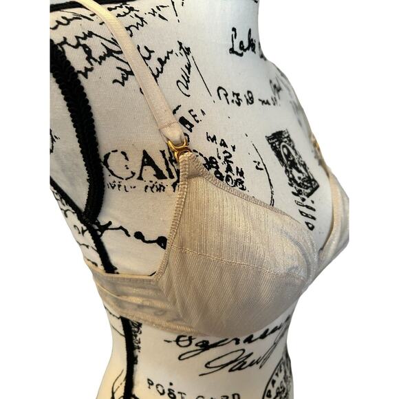 WONDERBRA ~ WOMENS 32C~ Back‎ CLASP STYLE 7310 Gold Underwire BRA Vintage - Picture 4 of 8